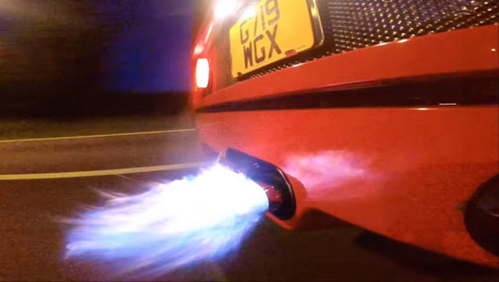 voiture tuning flamme