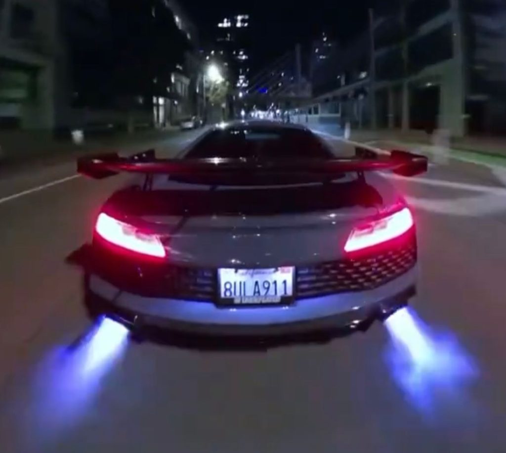 voiture tuning flamme